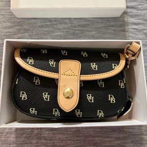 Dooney & Bourke